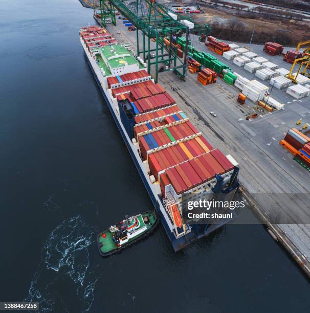 244 Container Ship Docking Stock Photos, High-Res Pictures, and Images ...