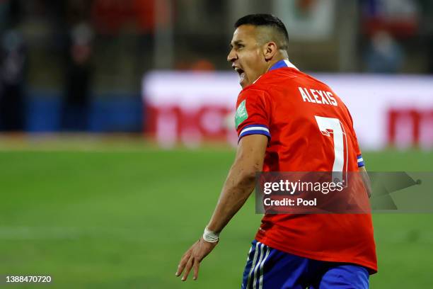 Alexis Sanchez of Chile rects during the FIFA World Cup Qatar 2022 qualification match between Chile and Uruguay ay Estadio San Carlos de Apoquindo...