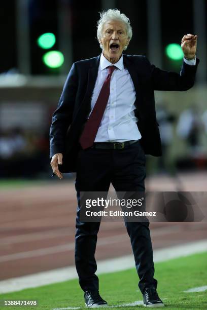 José Néstor Pékerman head coach of Venezuela gives instructiuons during the FIFA World Cup Qatar 2022 qualification match between Venezuela and...