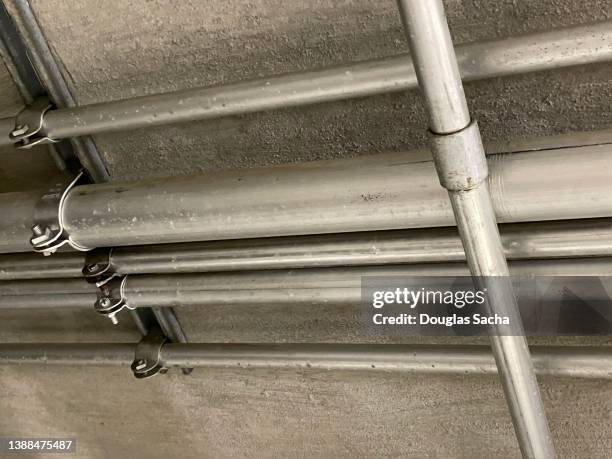 overhead wire conduit and cable trough - ecolier digital stockfoto's en -beelden