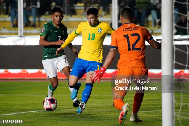 Gabriel Martinelli of Brazil takes a shot during a match between Bolivia and Brazil as part of FIFA World Cup Qatar 2022 Qualifier at Hernando Siles...