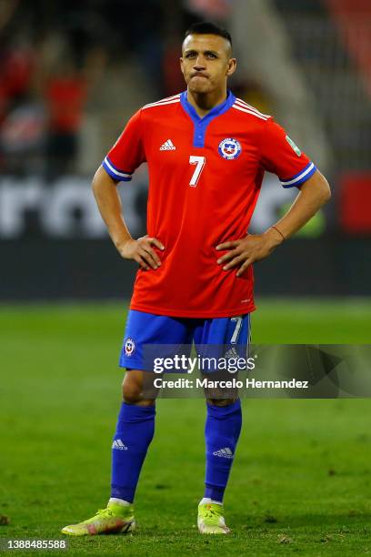Alexis Sanchez of Chile reacts after loses the FIFA World Cup Qatar 2022 qualification match between Chile and Uruguay at Estadio San Carlos de...