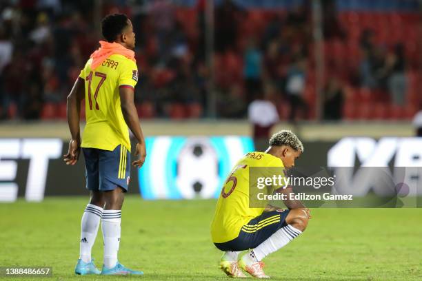 Luis Sinistierra and Wilmar Barrios of Colombia look dejected after the FIFA World Cup Qatar 2022 qualification match between Venezuela and Colombia...