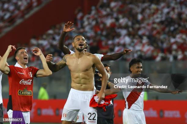 Alexander Callens of Peru of Peru celebrates with teammates after winning the FIFA World Cup Qatar 2022 qualification match between Peru and Paraguay...
