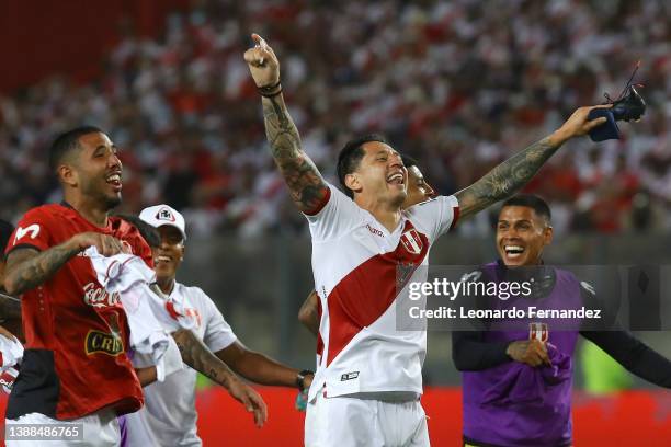 Gianluca Lapadula of Peru celebrates with teammates after winning the FIFA World Cup Qatar 2022 qualification match between Peru and Paraguay at...
