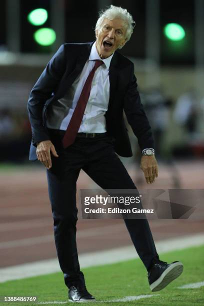 Jose Nestor Pekerman coach of Venezuela reacts during the FIFA World Cup Qatar 2022 qualification match between Venezuela and Colombia at Estadio...