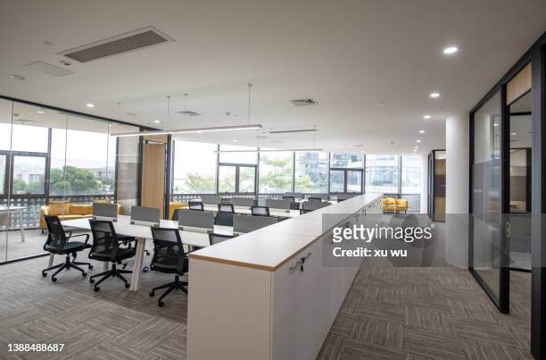 empty modern office - empty desk stock pictures, royalty-free photos & images