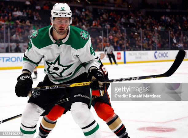 Alexander Radulov of the Dallas Stars skates the puck against the Anaheim Ducks in the first period at Honda Center on March 29, 2022 in Anaheim,...