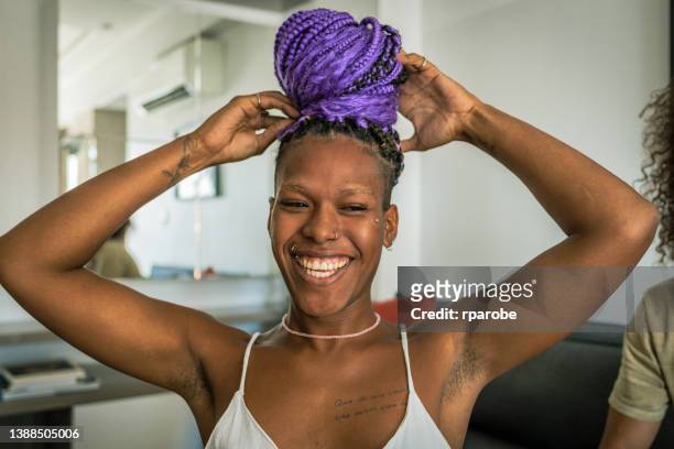 porträt transgender - black transgender stock-fotos und bilder