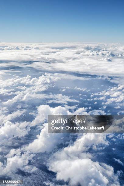 view from a flight to canaria islands - stratocumulo foto e immagini stock