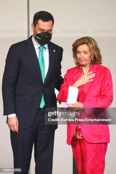 The president of Andalusia, Juanma Moreno, presents the Andalusia Journalism Award 2022 to Maria Teresa Campos, on March 30 in Seville, Spain.