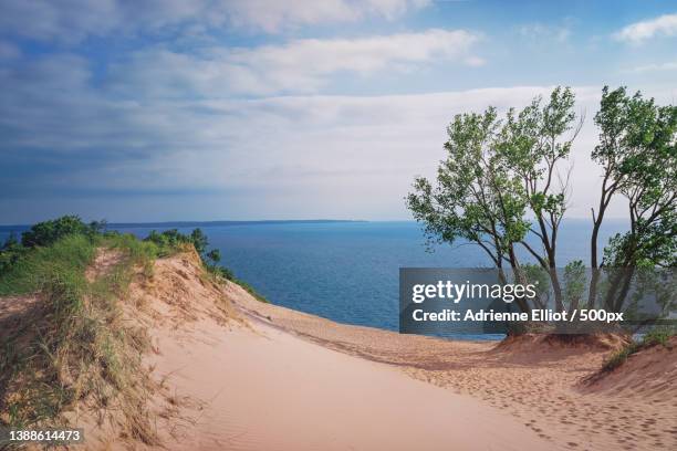 sleeping bear dunes national lakeshore lake michigan lookout 9,leelanau county,michigan,united states,usa - lake michigan stock pictures, royalty-free photos & images