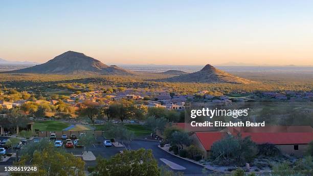 sunset over desert landscape near scottsdale, arizona - scottsdale stockfoto's en -beelden