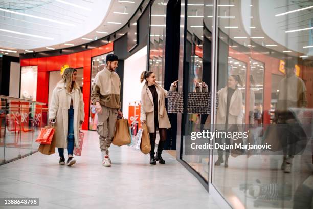 Shoppers In Mall 48,672 Shopping Mall Interior Stock Photos, High-Res Pictures, and ...