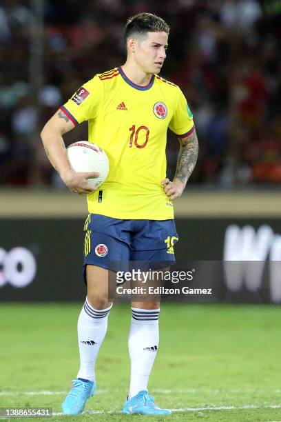 James Rodríguez of Colombia gestures during the FIFA World Cup Qatar 2022 qualification match between Venezuela and Colombia at Estadio Cachamay on...