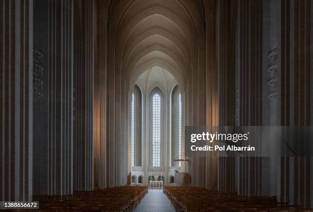 inside the famous grundtvig's church (grundtvigs kirke), landmark of copenhagen, denmark. the rare example of expressionist church architecture. - församling bildbanksfoton och bilder