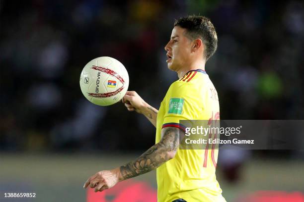 James Rodríguez of Colombia in action during the FIFA World Cup Qatar 2022 qualification match between Venezuela and Colombia at Estadio Cachamay on...