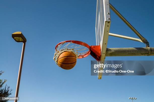 basketball1 - basketball net stockfoto's en -beelden