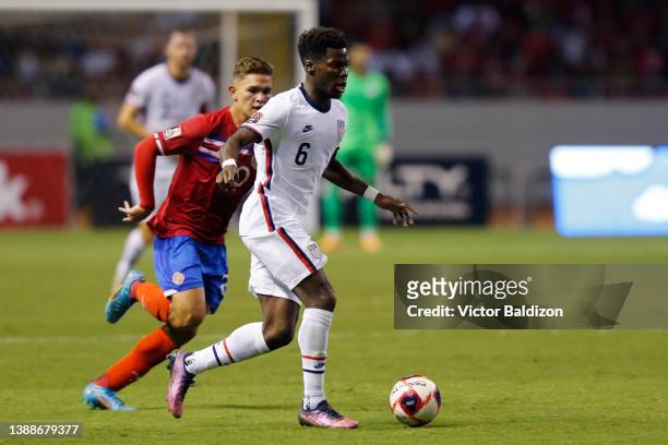 Yunus Musah of United States controls the ball during a match between Costa Rica and United States as part of the Concacaf 2022 FIFA World Cup...