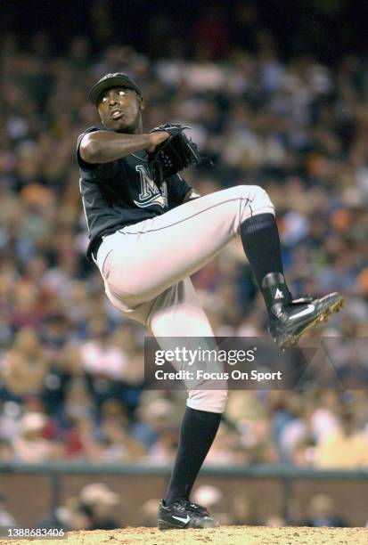 Dontrelle Willis of the Florida Marlins pitches against the San Francisco Giants during a Major League Baseball game on August 23, 2003 at AT&T Park...