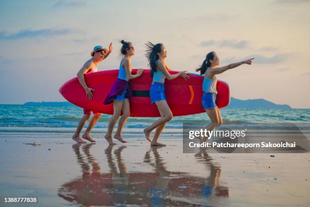 time of funny - beach party stock pictures, royalty-free photos & images