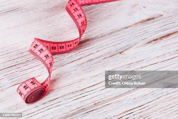 Tape Measure Injuries Wound Measuring Tape Photos and Premium High Res Pictures - Getty Images