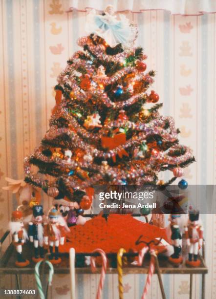 64 80s Christmas Background Photos and Premium High Res Pictures - Getty  Images