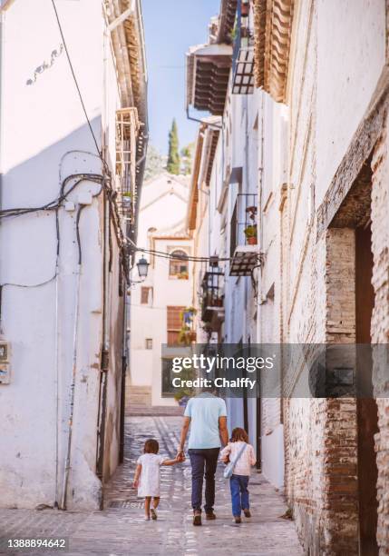 daily life in granada - alhambra and granada stockfoto's en -beelden