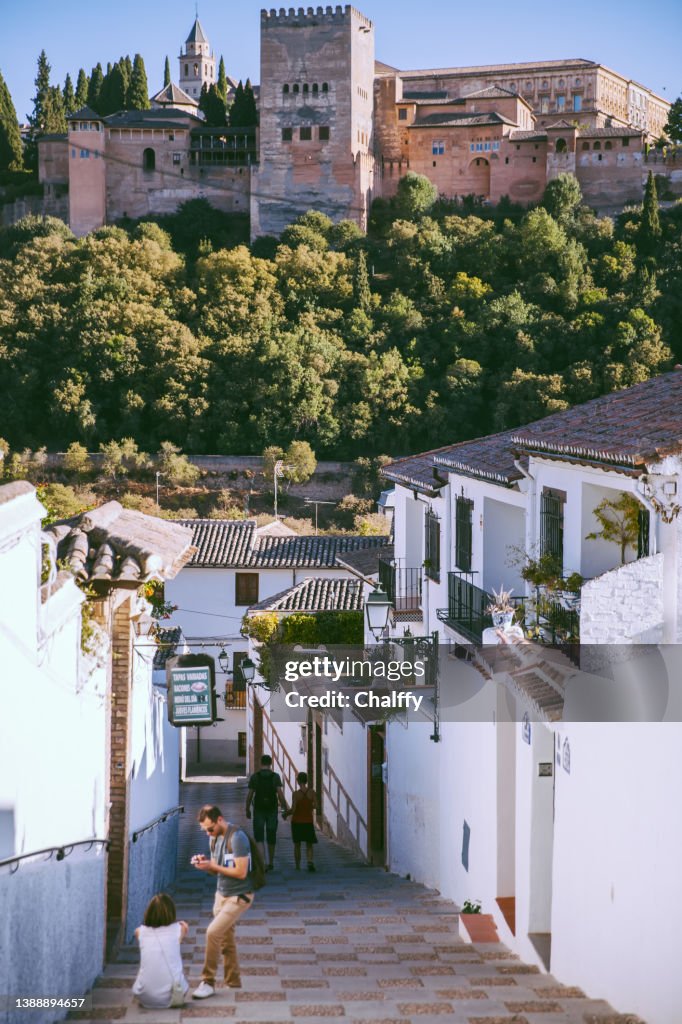 Daily Life in Granada