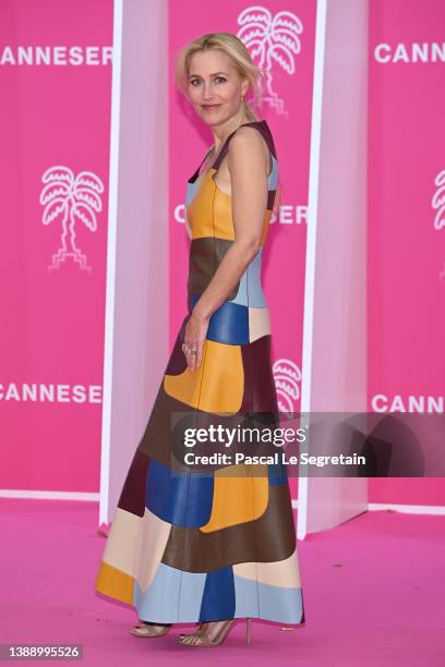 Gillian Anderson attends the pink carpet during the 5th Canneseries Festival - Day One on April 01, 2022 in Cannes, France.