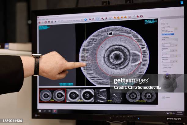 Shell (Computing) Photos and Premium High Res Pictures - Getty Images