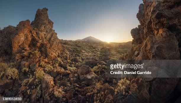 sunset in the teide national park, landscapes, volcanic territory - pico de teide stock-fotos und bilder