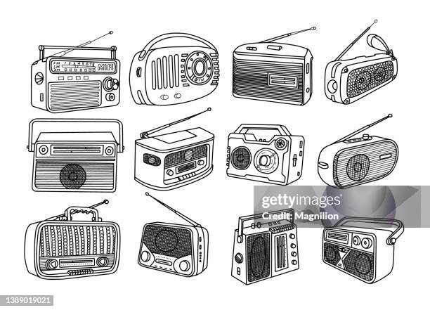 ilustrações de stock, clip art, desenhos animados e ícones de retro radio doodle set - transmissão de rádio