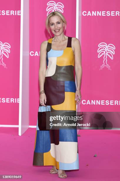 Gillian Anderson attends the pink carpet during the 5th Canneseries Festival - Day One on April 01, 2022 in Cannes, France.