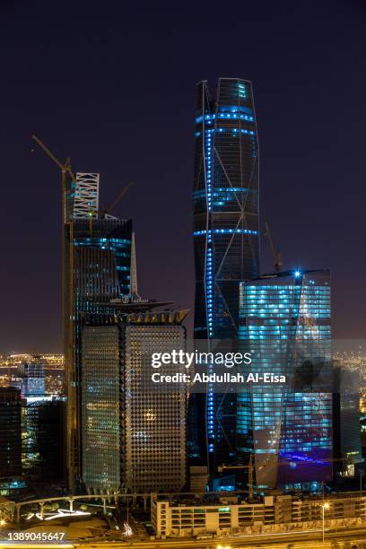 king abdullah financial district - riyad stockfoto's en -beelden