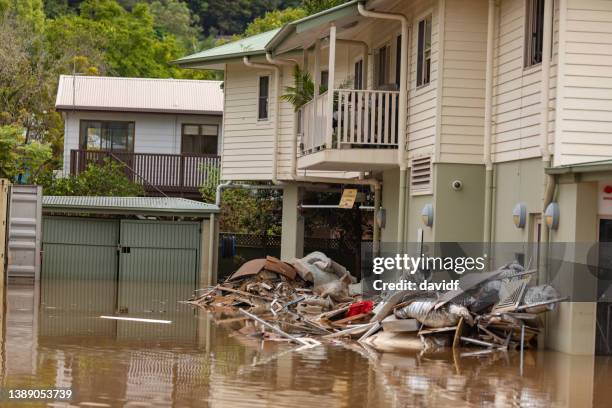 edificios dañados por inundaciones en lismore, nsw, australia - lismore nueva gales del sur fotografías e imágenes de stock
