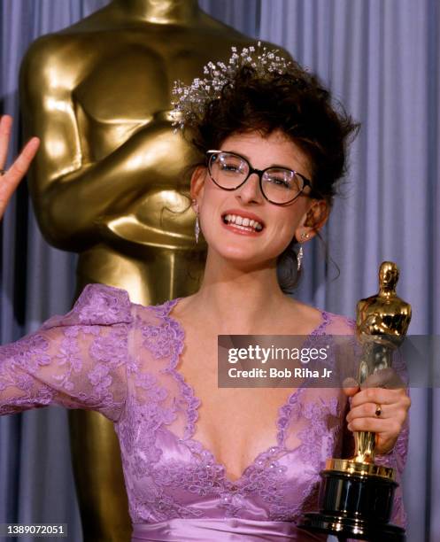 Oscar Winner Marlee Matlin backstage at the Academy Awards Show, March 30, 1987 in Los Angeles, California.