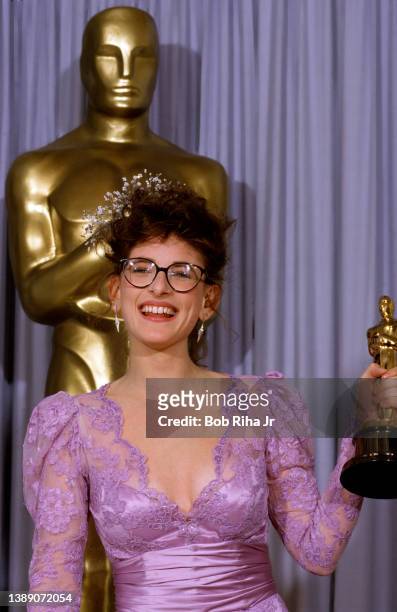 Oscar Winner Marlee Matlin backstage at the Academy Awards Show, March 30, 1987 in Los Angeles, California.