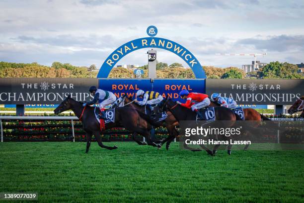 Craig Williams on Mr Brightside wins race 9 the Star Doncaster Mile during The Star Championships Day 1 at Royal Randwick Racecourse on April 02,...