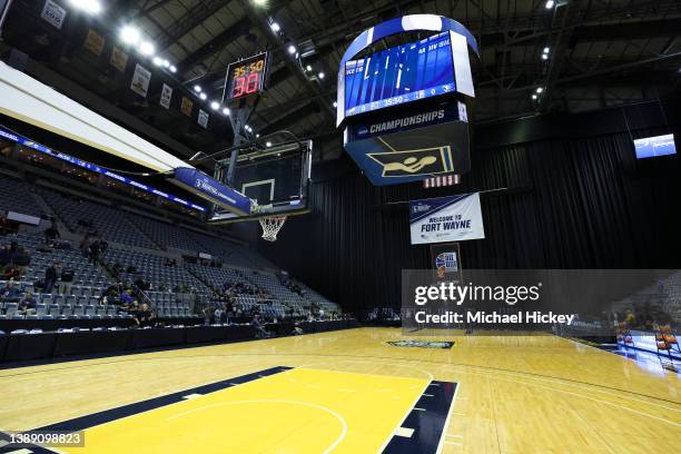 The Division III Men's Basketball Championship between the Randolph-Macon Yellow Jackets and the Elmhurst Bluejays is held at Allen County War...