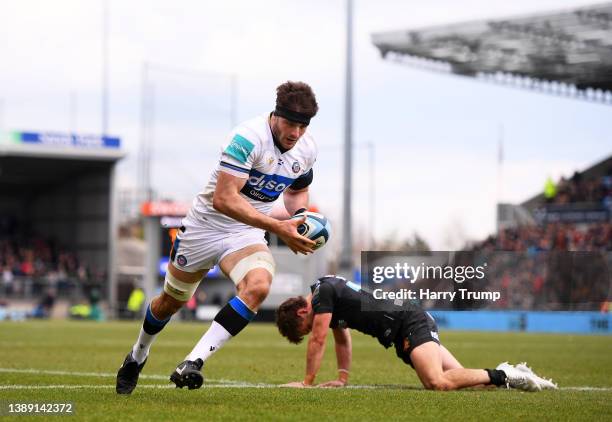 Josh Bayliss of Bath Rugby goes over to score their sides second try during the Gallagher Premiership Rugby match between Exeter Chiefs and Bath...