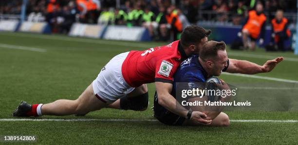 Perry Humphreys of Worcester Warriors scores a try during the Gallagher Premiership Rugby match between Worcester Warriors and Newcastle Falcons at...