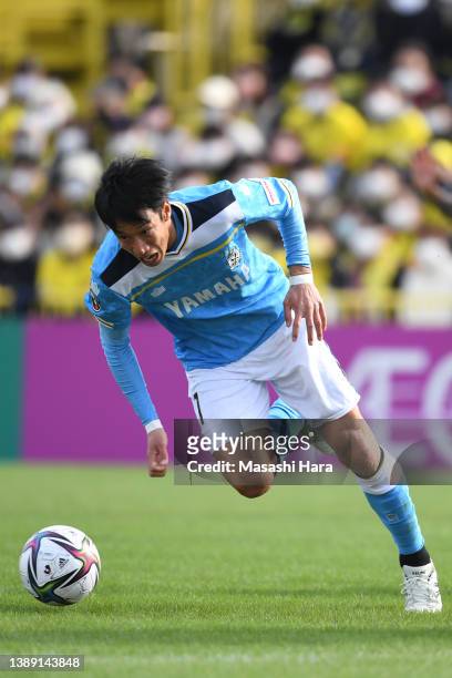 Yuki Otsu of Jubilo Iwata in action during the J.LEAGUE Meiji Yasuda J1 6th Sec. Match between Kashiwa Reysol and Jubilo Iwata at SANKYO FRONTIER...
