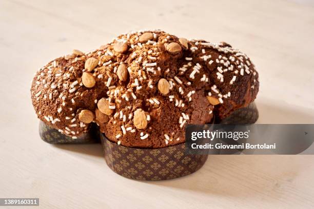 easter colomba, typical italian cake - colombe foto e immagini stock