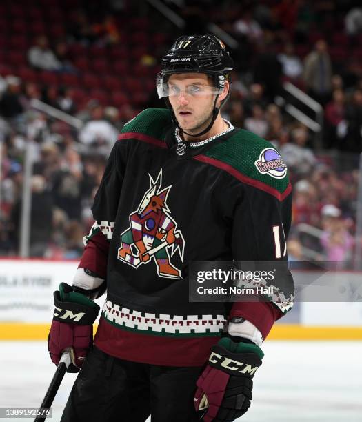 Alex Galchenyuk of the Arizona Coyotes gets ready prior to taking a face of against the Anaheim Ducks at Gila River Arena on April 01, 2022 in...