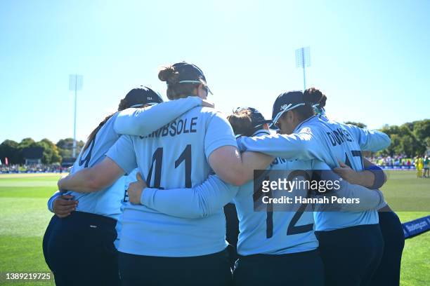 The England huddle before the 2022 ICC Women's Cricket World Cup Final match between Australia and England at Hagley Oval on April 03, 2022 in...