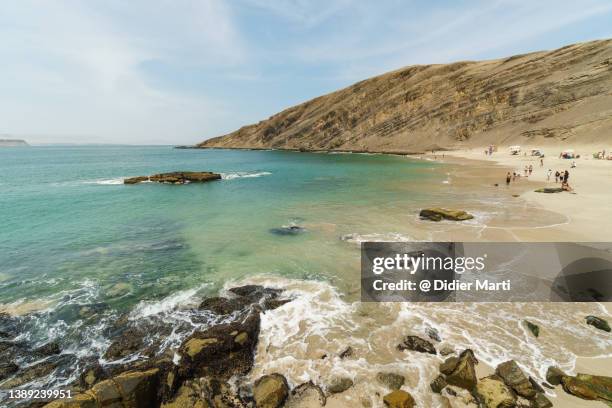 playa las minas beach near paracas in peru - pisco peru stock pictures, royalty-free photos & images