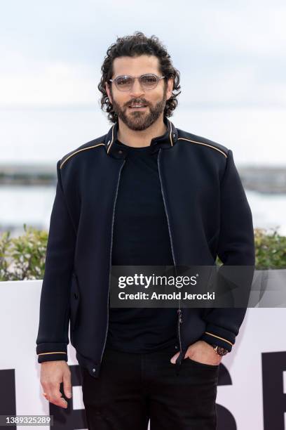 Vincent Heneine attends the "Vincent Heneine & Yolli Fuller" photocall during the 5th Canneseries Festival on April 03, 2022 in Cannes, France.