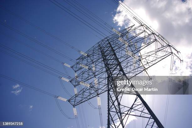 high voltage tower, energy - rede elétrica imagens e fotografias de stock