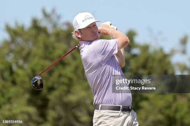 Brandt Snedeker plays his shot from the 11th tee during the fourth round of the Valero Texas Open at TPC San Antonio on April 03, 2022 in San...